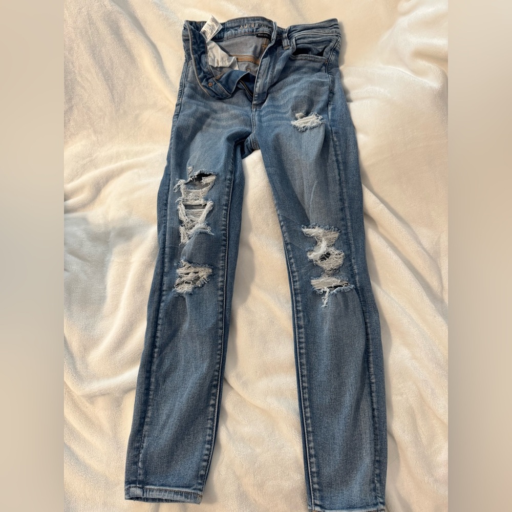 American eagle distressed jeans